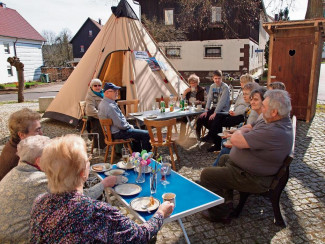 Ersatzpfarrhaus als Zelt